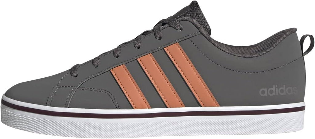 Adidas VS Pace 2.0 kombinerar sportig stil