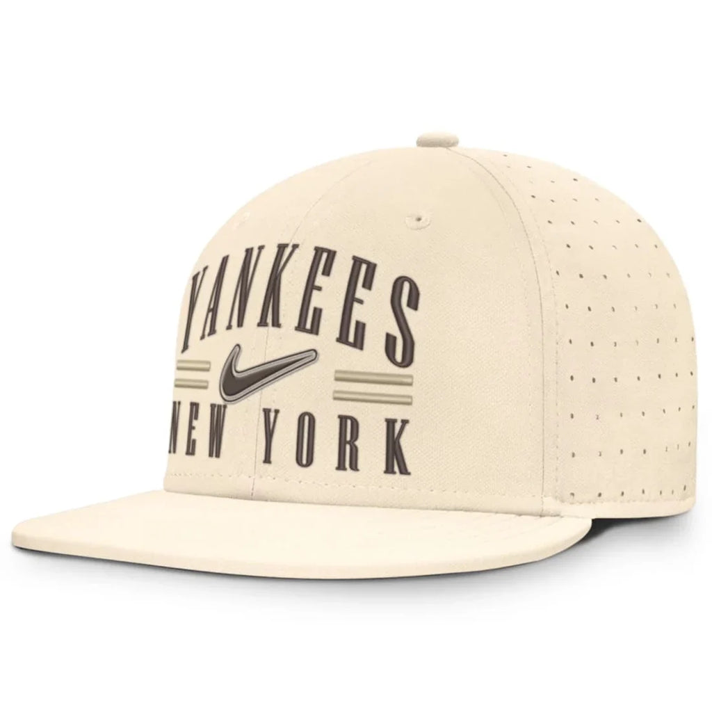 Nike Nike New York Yankees Dri-FIT True Structured AeroBill Fitted – beige