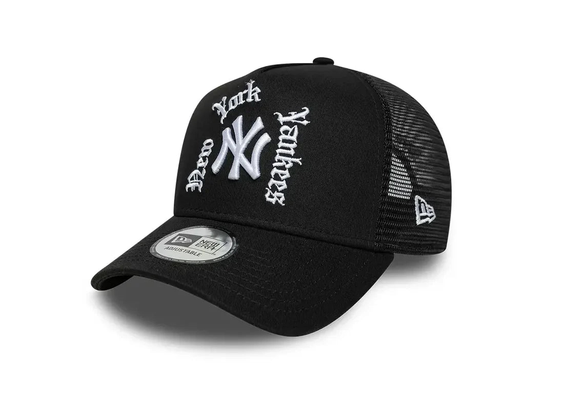 New Era NY Yankees 9FORTY A-Frame Trucker – svart med vitt broderi