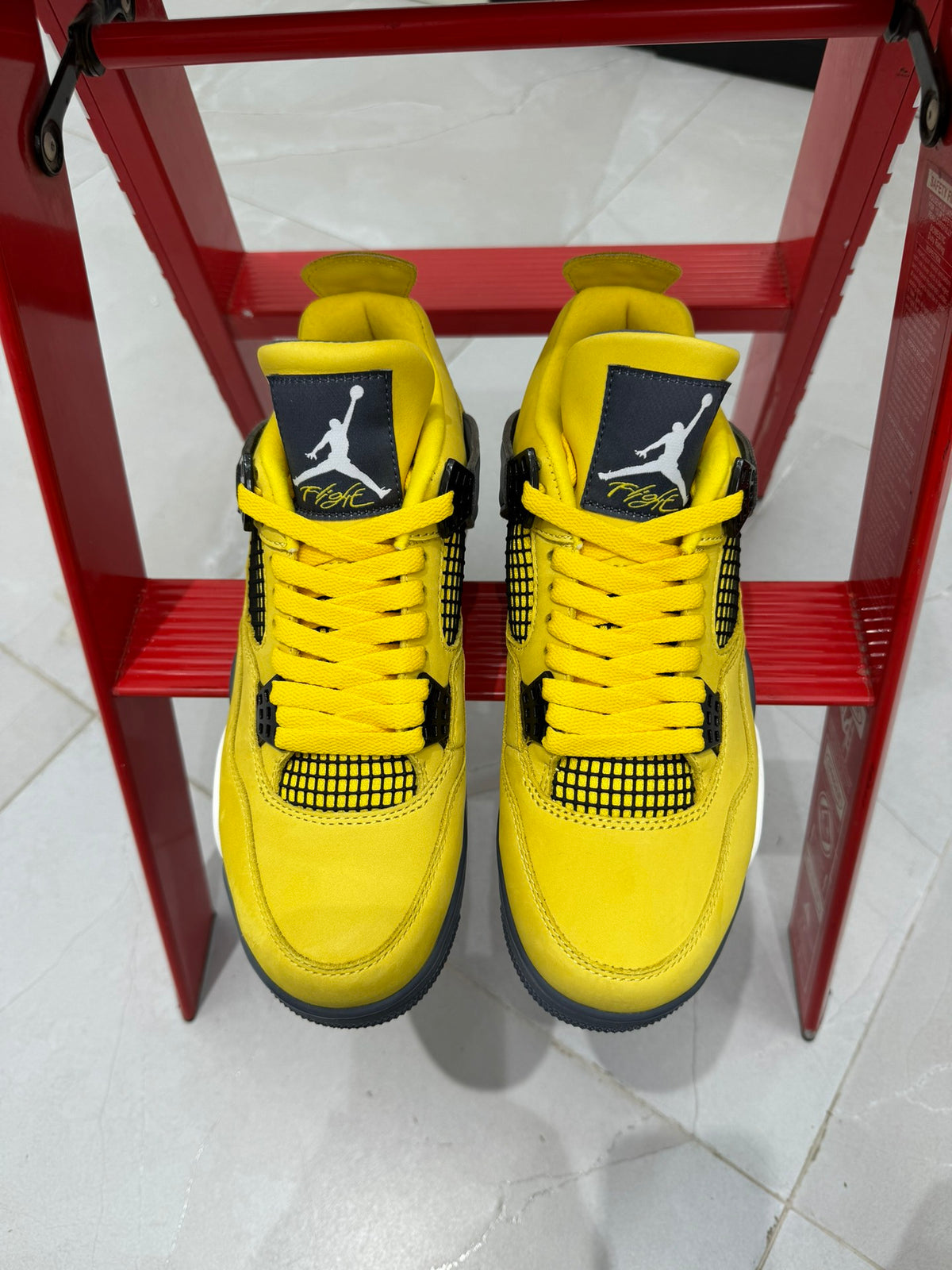 Air Jordan 4 – gul