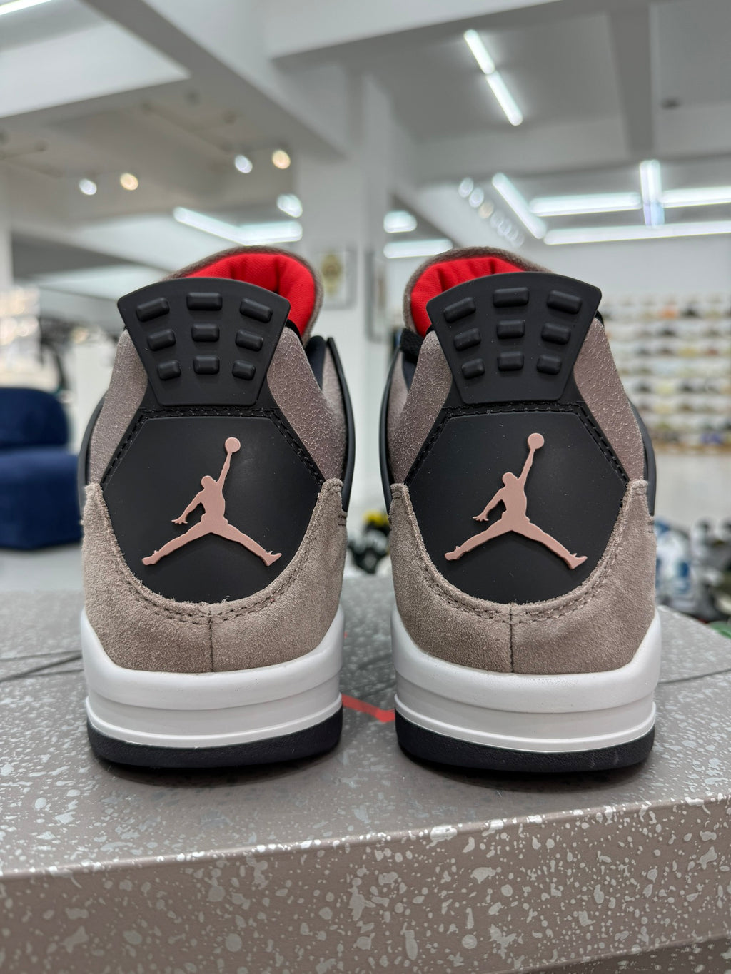 AJ4 Mocha – svart och brun