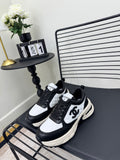 Chanel 25C – vita sneakers med färgblock