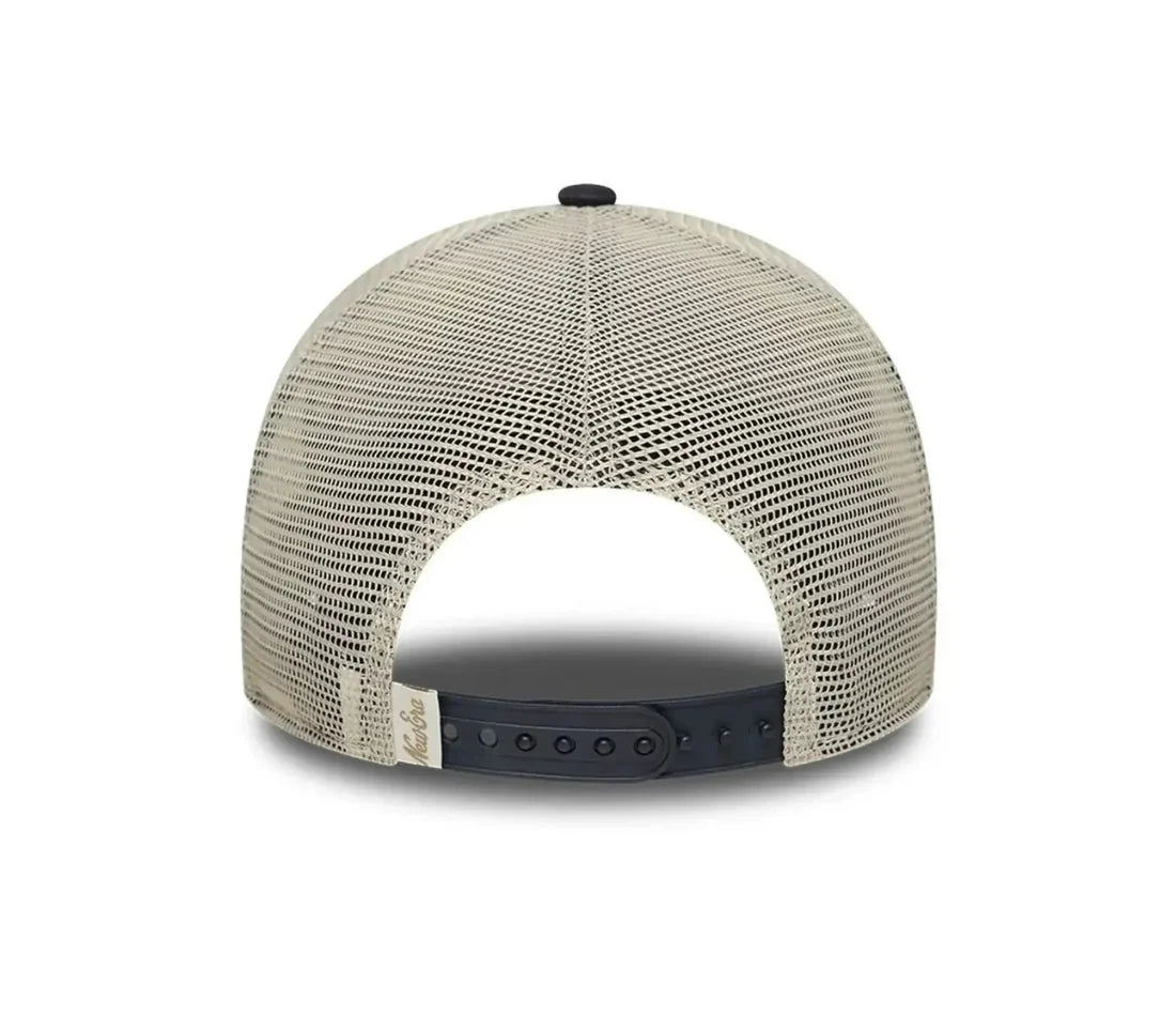 New Era 9FORTY M-Crown A-Frame Trucker – beige med svart skärm
